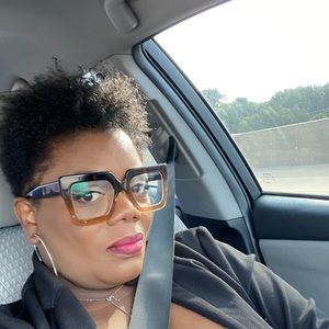 Meet your Posher, Marquinta